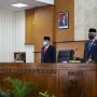 Plt. Wali Kota Cimahi, Ngatiyana (kiri) dengan Ketua DPRD Cimahi, Ir. H. Achmad Zulkarnain (kanan) dalam acara Rapat Paripurna, Senin (21/6). (Intan Aida/Jabar Ekspres).