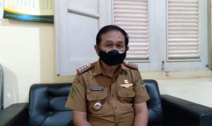 Camat Cicalengka, Entang Kurnia saat ditemui di kantornya, Senin (21/6). Yanuar Baswata/Jabar Ekspres.