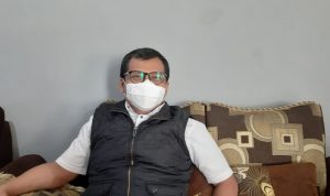PLT Camat Baleendah, Teguh Purwayadi saat diwawancara di Kantor Kecamatan, Rabu (23/6). (Yully S Yulianty/Jabar Ekspres)