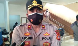 Pilkades di Desa Panenjoan Bandung, Kapolsek Cicalengka Siapkan Strategi Pengamanan Kapolsek Cicalengka, Kompol Aep Suhendi saat diwawancarai terkait pengamanan Pilkades di Desa Panenjoan, Kecamatan Cicalengka, Kabupaten Bandung pada Jumat (25/6). (Yanuar Baswata/Jabar Ekspres)