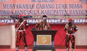 Bupati Bandung, Dadang Supriatna.