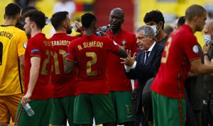 Bruno Fernandes bersama punggawa timnas Portugal lainnya. (@selecaoportugal/Twitter)