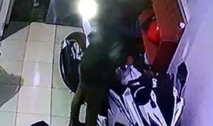 aksi pencurian yang tertangkap CCTV
