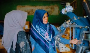 Dapat Dukungan Modal Dari BRI, Zetria Sukses Bisnis Kerupuk Kulit Khas Minang Dapat Dukungan Modal Dari BRI, Zetria Sukses Bisnis Kerupuk Kulit Khas Minang
