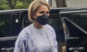 Bukan Masalah Hukum, Ternyata Ini Penyesalan Terbesar Nikita Mirzani dalam Hidupnya Nikita Mirzani di Polda Metro Jaya, Senin (15/3). Foto: Firda Junita/JPNN.com.