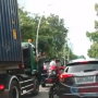 Videonya Viral! Polisi Berhasil Ciduk Pengemudi Pajero yang Pukul Sopir Truk Videonya Viral! Polisi Berhasil Ciduk Pengemudi Pajero yang Pukul Sopir Truk
