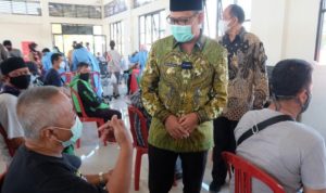 Wakil Wali Kota Depok: Vaksinasi Massal Permudah Masyarakat wakil wali kota depok tinjau vaksinasi