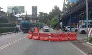 Dok. Penutupan jalan di Kota Bandung. Foto Sandi Nugraha
