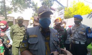 Petugas Gabungan TNI-Polri Patroli PPKM Darurat Tiga Kali Sehari Petugas Gabungan TNI-Polri Patroli PPKM Darurat Tiga Kali Sehari