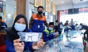 Cerita Santri di Tangerang Dapat Bantuan Kacamata Gratis dari BRI