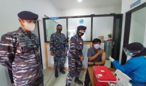 TNI Lanal Bandung Gelar Vaksinasi Serentak di 34 Provinsi TNI Lanal Bandung Gelar Vaksinasi Serentak di 34 Provinsi