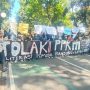 Ribuan warga Kota Bandung melakukan aksi unjuk rasa untuk menolak pemberlakukan PPKM Darurat.