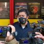 Kasatreskrim Polrestabes Bandung, AKBP Adnan Mangopang ketika diminta ketaranagan oleh awak media