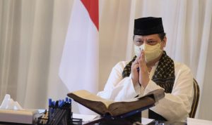 Menko Airlangga Ajak Habaib dan Ulama Ikut Sosialisasikan Protokol Kesehatan Menteri Koordinar Bidang Perekonomian Arlangga Hartarto mengucapkan selamat Idul Adha.
