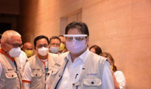 Airlangga: Selama PPKM Darurat Pemerintah Akan Gulirkan Stimulus untuk Rakyat Menteri Koordinar Bidang Perekonomian Arlangga Hartarto usai menggelar rapat terbatas (ratas)