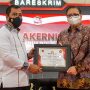 Menteri Koordinator Bidang Perekonomian Airlangga Hartarto dan Kapolri