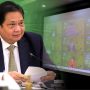 Menteri Koordinator Bidang Perekonomian Airlangga Hartarto ketika menggelar rapat kerja secara daring.