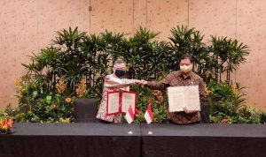 Pertemuan tahunan Menteri Perekonomian ini diakhiri oleh penandatanganan Joint Report to the Leaders.
