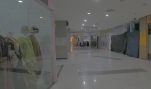Suasana pusat perbelanjaan di salah satu Mal di Jakarta, Foto: Dery Ridwansah/ JawaPos.com