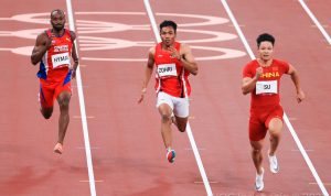 Sprinter muda andalan Indonesia Lalu Muhammad Zohri beradu cepat pada ajang cabor atlettik sprint 100 m putra Olimpiade Tokyo 2020