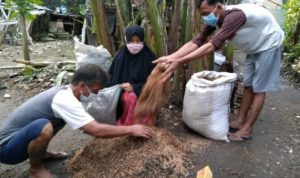Dari Pupuk untuk Bantu Warga Isoman