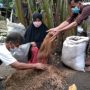 Dari Pupuk untuk Bantu Warga Isoman