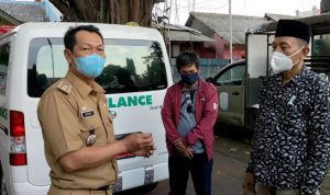 Warga Mekarsari Sumbang Satu Mobil Ambulans Warga Mekarsari Sumbang Satu Mobil Ambulans
