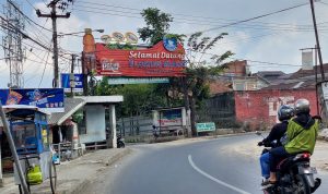 Arus lalulintas di kawasan wisata Lembang, KBB, terpantau sepi di sela penerapan PPKM darurat.