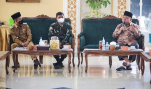 Bupati Bandung Minta Ulama dan Media Sukseskan Vaksinasi Bupati Bandung Minta Ulama dan Media Sukseskan Vaksinasi