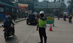 Selama PPKM Darurat, Angka Kriminalitas di Jatinangor Turun Situasi Pos Penyekatan di wilayah depan Unpad, Kecamatan Jatinangor, Kabupaten Sumedang, beberapa waktu lalu.