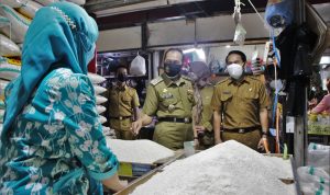 Ngatiyana Sidak Harga Kepokmas Jelang Idul Adha di Pasar Kota Cimahi Ngatiyana Sidak Harga Kepokmas Jelang Idul Adha di Pasar Kota Cimahi