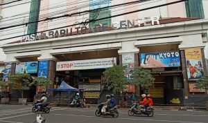 4.100 Toko Tutup, Pedagang Pasar Baru Rugi Sampai Miliaran Gedung Pasar Baru Kota Bandung. (Sandi Nugraha/Jabar Ekspres)
