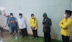 Plt Ketua DPD Partai Golkar Kabupaten Bandung Barat, Cucu Sugyati (tengah).