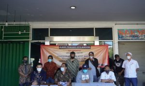 Aliansi Pedagang Kota Bandung saat melaksanakan jumpa pers, Minggu (25/7).