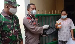 10 Warga Isoman Mampang Terima Bantuan Obat-obatan dari Presiden