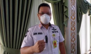Kepala Dinas PUTR, Agus Nuria usai diwawancara, Rabu (28/7). (Yully S Yulianty/Jabar Ekspres)
