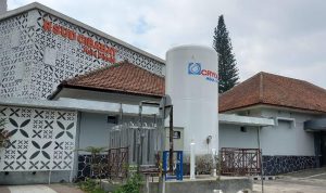 RSUD Cibabat Kini Punya Tabung Oksigen Berkapasitas 12 Ton, Bisa Cukup Sampai 2 Minggu Tabung besar oksigen berkapasitas 12 ton di RSUD Cibabat, Sabtu (31/7)(Intan Aida/Jabar Ekspres)