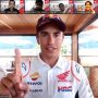 Pebalap dunia MotoGP, Marc Marquez memberikan kejutan dan menyampaikan semangat bagi para bikers Honda di Tanah Air melalui kehadirannya pada acara silahturahmi virtual Ngobrol Online Seputar Komunitas atau NGOPREK (12/8).