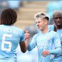 Punggawa bek Manchester City sewaktu merayakan gol yang tercipta. (@ManCity/Twitter)