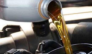 Perlu Diketahui, Ini Perbedaan Oli Motor Metik dan Manual