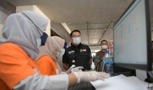Gubernur Jabar meninjau pelksanaan vaksin di IKEA KBB