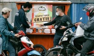 Keren Nih! Komunitas USA Dirikan Posko untuk Berbagi Nasi Gratis