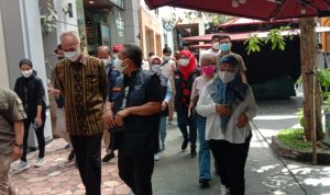Uji Coba Pembukaan Mal di Bandung, Pengunjung Harus Sudah Divaksinasi Uji coba Pembukaan mal Bandung