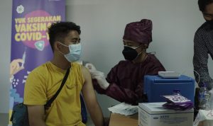 Mahasiswa dan Pelajar di Bandung Terima 3.200 Vaksinasi