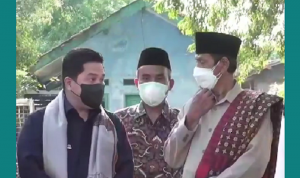 Erick Thohir Akan Bantu Pembangunan Asrama Putri Ponpes di Subang Tangkapan layar Menteri BUMN Erick Thohir (kiri) saat berdiskusi dengan para pengurus pondok pesantren Bakti Madrasah Tsanawiyah (MTS) Satria, Yayasan (MIS) Darul Akhyar di Subang, Jawa Barat. ANTARA/Instagram/@erickthohir