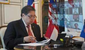 Perkuat Solidaritas Kerja Sama IMT-GT untuk Tanggulangi Pandemi Covid-19 Menteri Koordinato Bidang Perekonomian Airlangga Hartarto ketika menggelar pertemuan secara virtual melalui kerjasama IMT-GT
