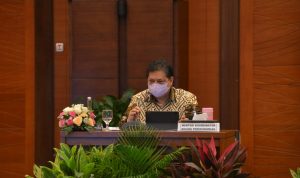 Menteri Koordinator Bidang Ekonomi ketika menggelar Rapat Terbatas membahas RAPBN 2022