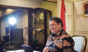 Menteri Koordinator Bidang Perekonomian airlangga Hartarto ketika memberikan paparan tentang hasil kebijakan PPKM