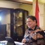 Menteri Koordinator Bidang Perekonomian airlangga Hartarto ketika memberikan paparan tentang hasil kebijakan PPKM