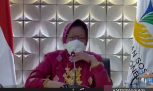 Menteri Sosial Tri Rismaharini dalam acara Sosialisasi Virtual Aplikasi Cek Bansos secara daring di Jakarta, Selasa. ANTARA HO-Kemensos